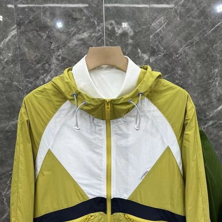 Axel Windbreaker 6