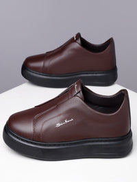 Lynq Slip-On Sneakers